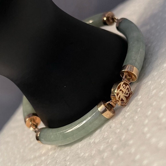 14k Solid Gold and Green Jade Bracelet - Picture 10 of 15